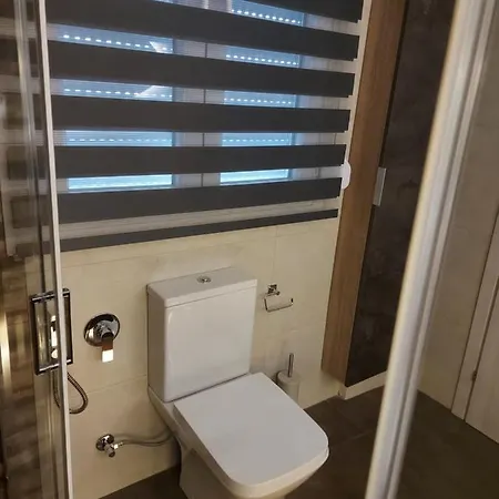 Lefis House 4* וולוס