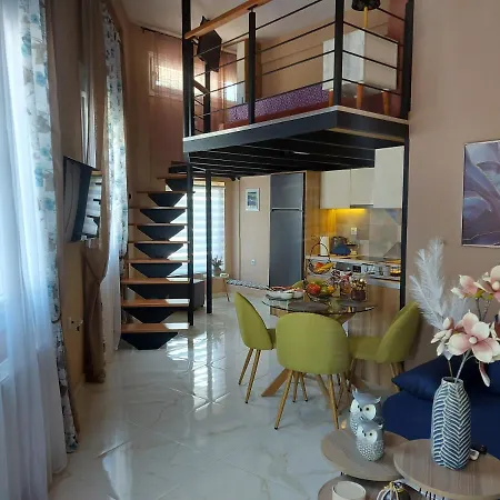 Lefis House *